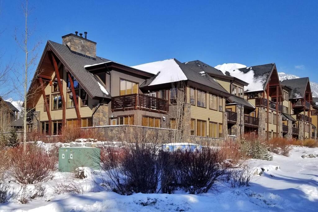 Luxurious Rundle Cliffs Lodge In Spring Creek كانمور المظهر الخارجي الصورة